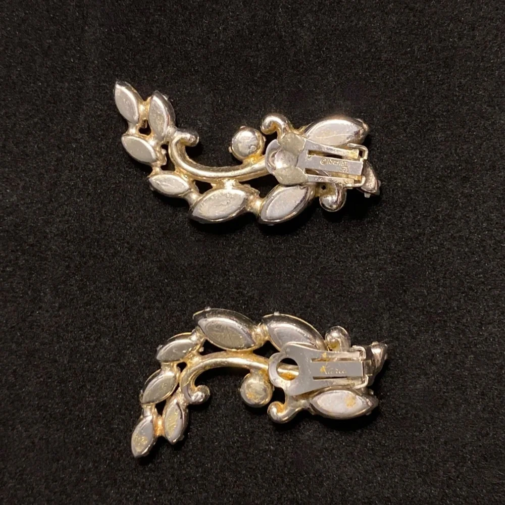 Vintage 1960's Trafari Clip-On Earrings or Dress Clips, Crystal Rhinestones - Picture 2 of 7